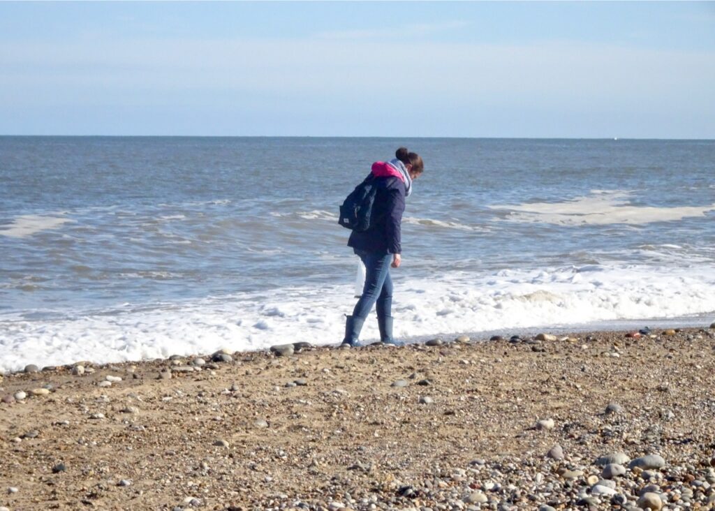 My Mindful Lockdown Hobby: Sea Glass (& How to Find it) – Honestly, Becky!