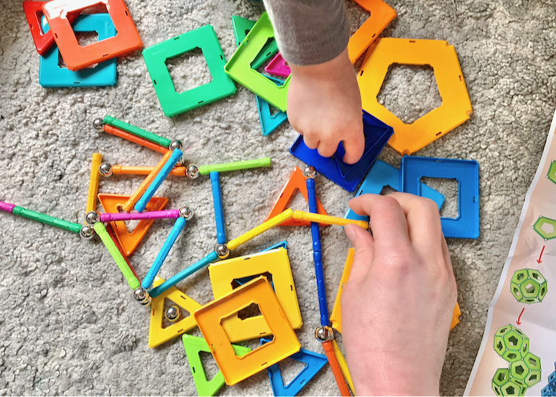 Geomag Magnetic Challenge - The Game - - Fat Brain Toys