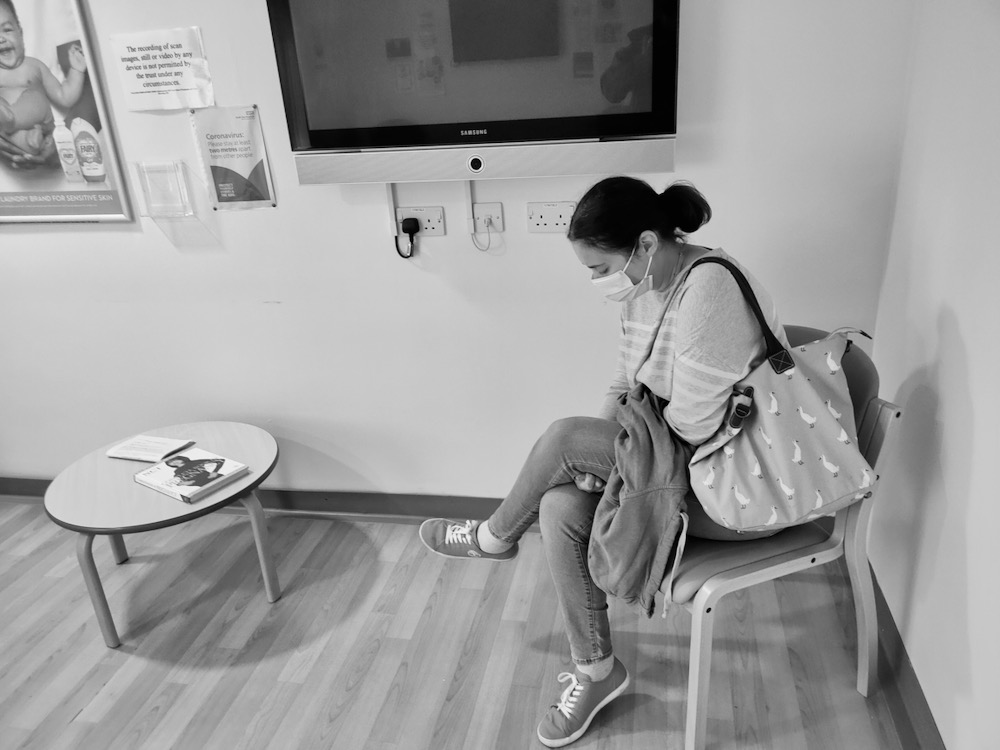 https://honestlybecky.com/wp-content/uploads/2021/09/infertility_hospital_waitingroom_blackwhite.jpeg